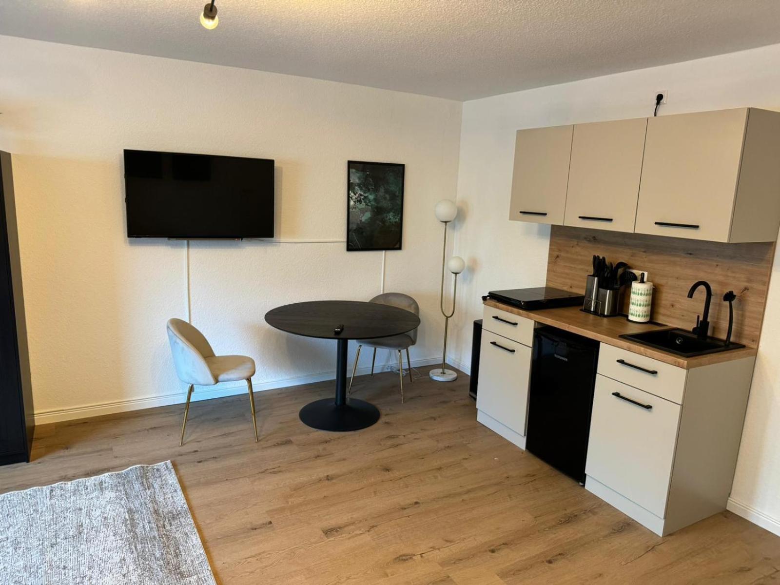Studio Zimmer In Innenstadt Карлсруэ Экстерьер фото